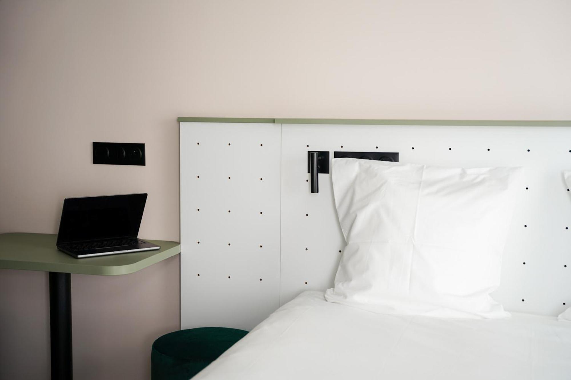 Large Comfort Studio Single Bed Truckle Bed